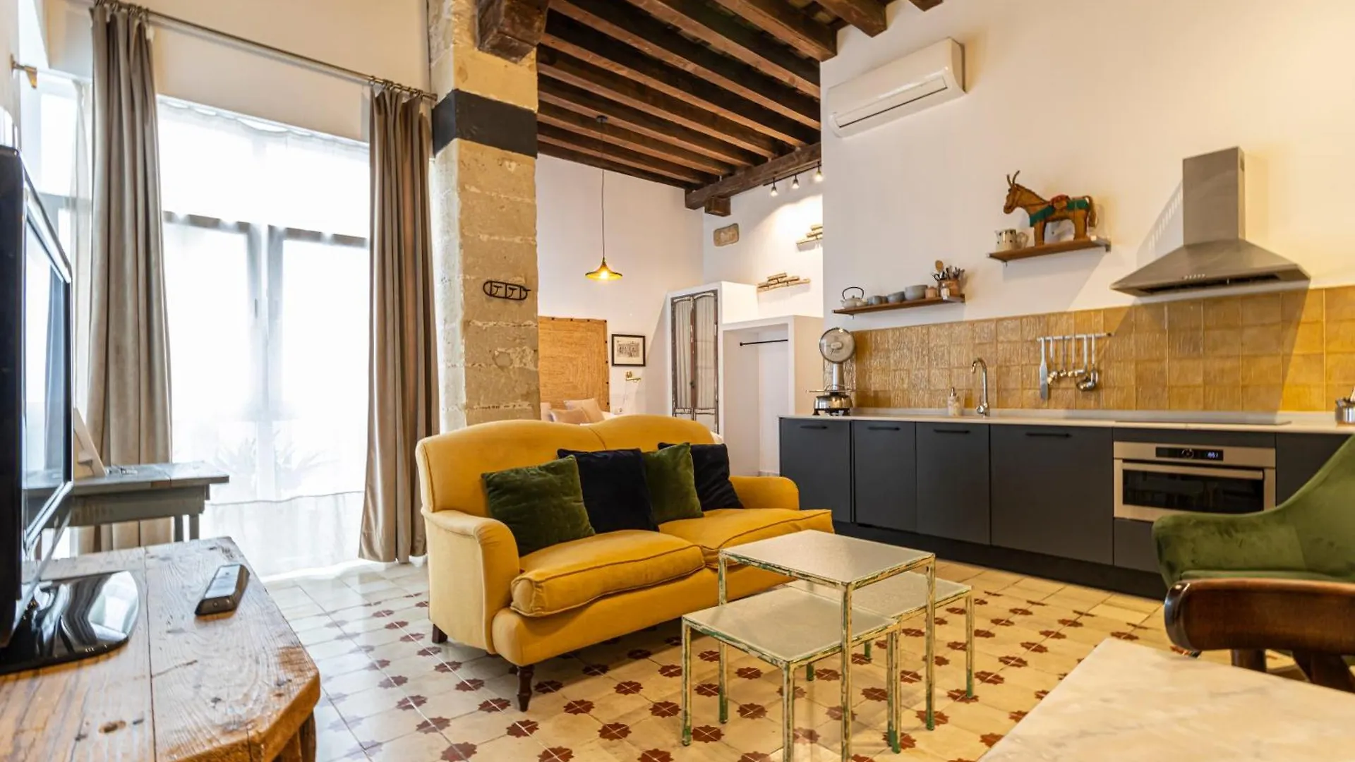Allo Apartments Amargura II Centro Loft ile iletişim