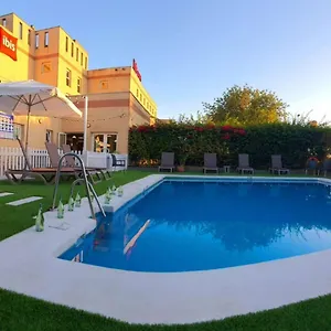 Ibis Cadiz Отель